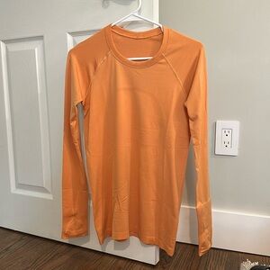 Lululemon Swiftly Tech Long Sleeve 2.0 - Size 8
